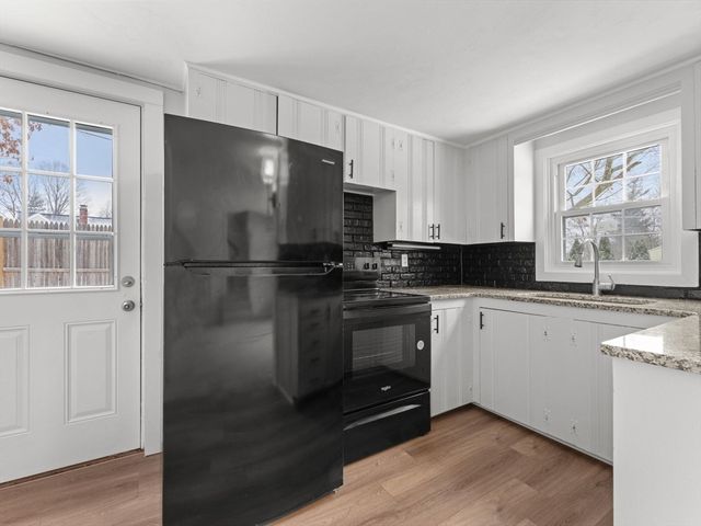 28 Crestview Dr RHS, Westborough, MA 01581