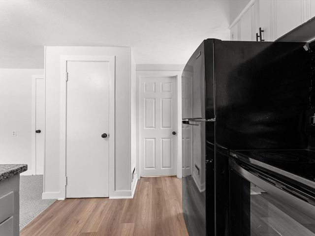 28 Crestview Dr RHS, Westborough, MA 01581