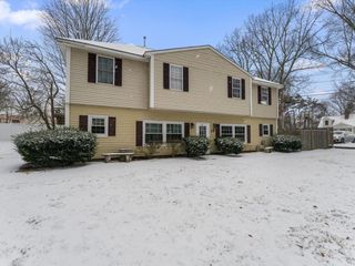 28 Crestview Dr RHS, Westborough, MA 01581