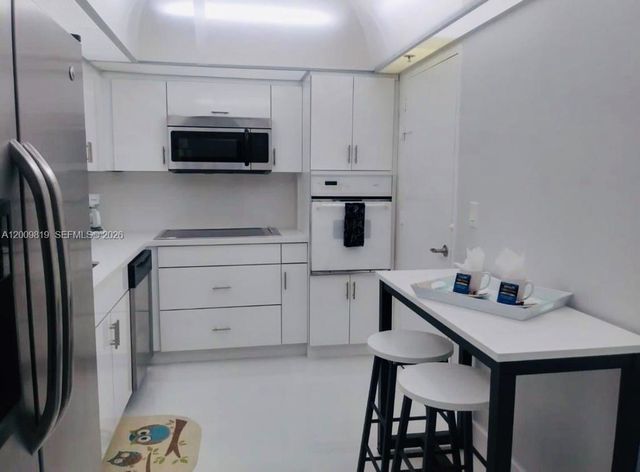 3801 S Ocean Drive 2B, Hollywood, FL 33019
