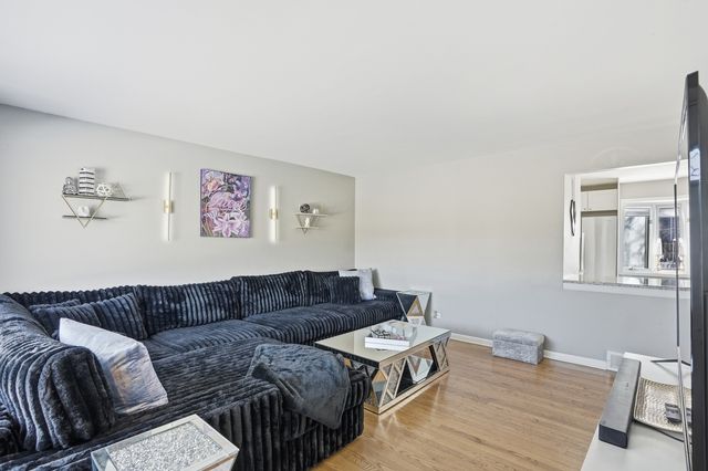 537 E 161st Place, South Holland, IL 60473