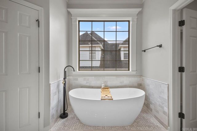 2806 Woodsgate Drive, Little Rock, AR 72211