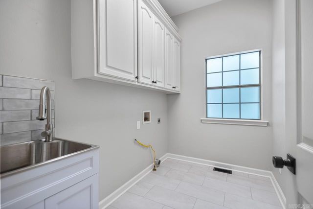 2806 Woodsgate Drive, Little Rock, AR 72211