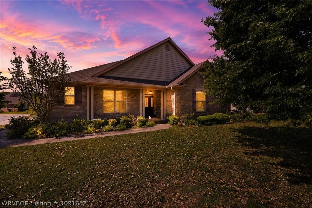 9004 Lakeside Way, Fort Smith, AR 72903