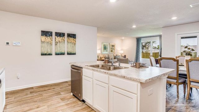 2022 Limpkin St, Cantonment, FL 32533