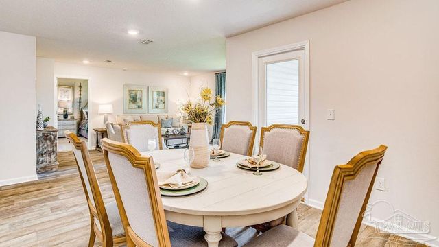 2022 Limpkin St, Cantonment, FL 32533