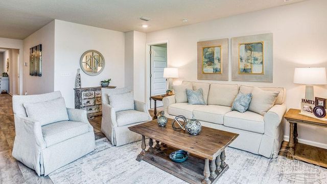 2022 Limpkin St, Cantonment, FL 32533