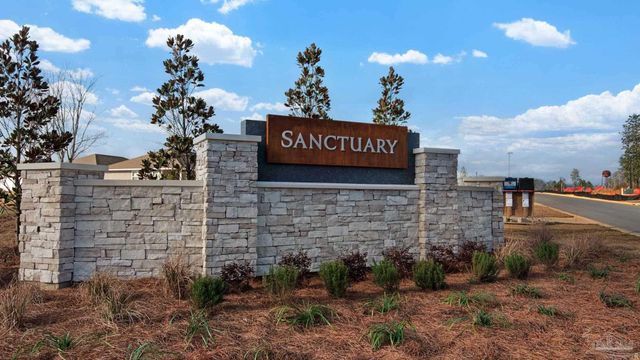 2022 Limpkin St, Cantonment, FL 32533