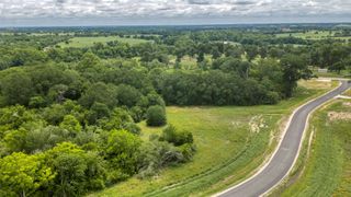 2-33 Windmill Ridge, Brenham, TX 77833