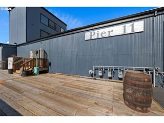 77 11TH St, Astoria, OR 97103