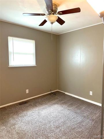 9 CROSSROAD Drive, Fairview Heights, IL 62208