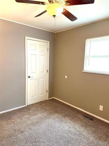 9 CROSSROAD Drive, Fairview Heights, IL 62208