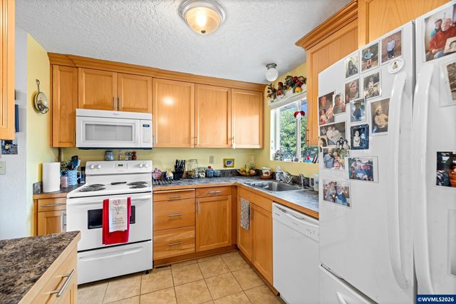 1315 Rainier Rd, Woodburn, OR 97071