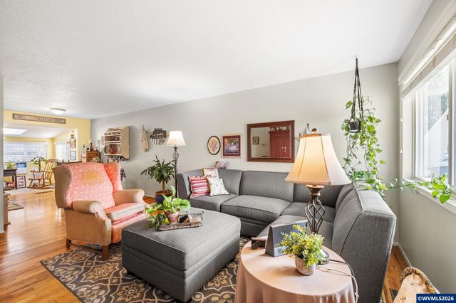 1315 Rainier Rd, Woodburn, OR 97071