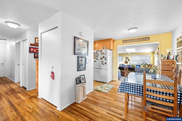 1315 Rainier Rd, Woodburn, OR 97071