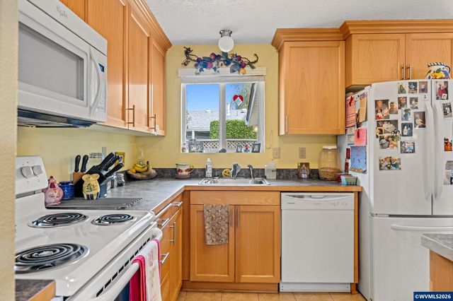 1315 Rainier Rd, Woodburn, OR 97071