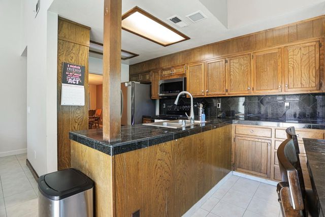 3777 Fort Donelson Dr, Stockton, CA 95219