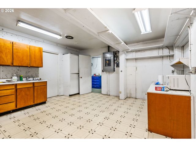 35113 BREWSTER Rd, Lebanon, OR 97355