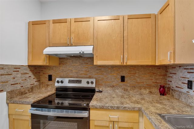 20 S Broadway 305, Nyack, NY 10960