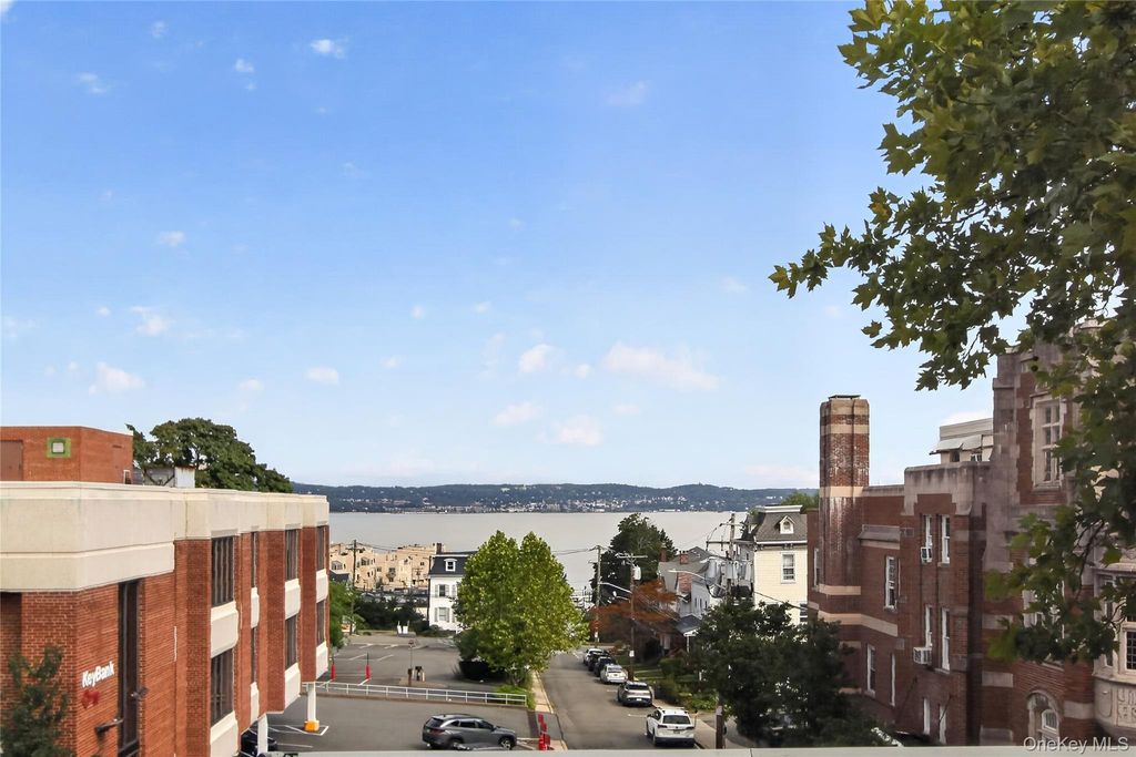 20 S Broadway 305, Nyack, NY 10960