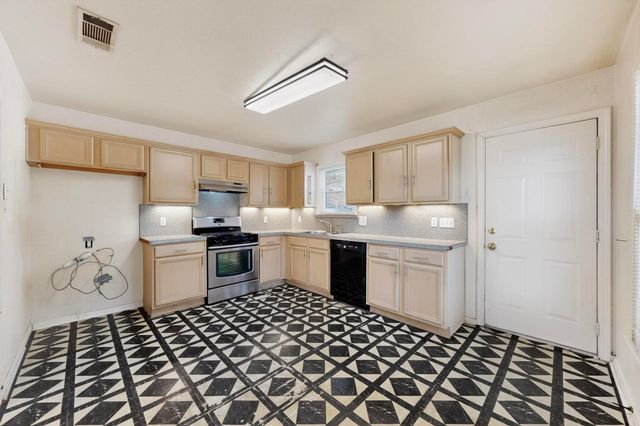 2065 S Farola Drive, Dallas, TX 75228