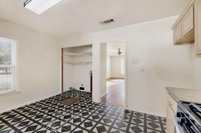 2065 S Farola Drive, Dallas, TX 75228