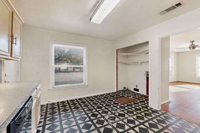 2065 S Farola Drive, Dallas, TX 75228