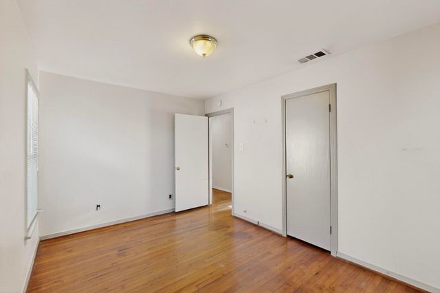 2065 S Farola Drive, Dallas, TX 75228