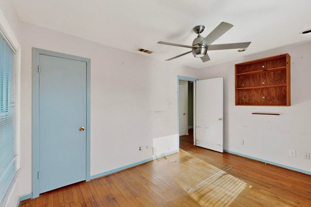 2065 S Farola Drive, Dallas, TX 75228