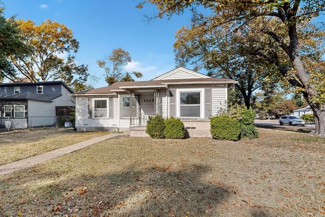 2065 S Farola Drive, Dallas, TX 75228