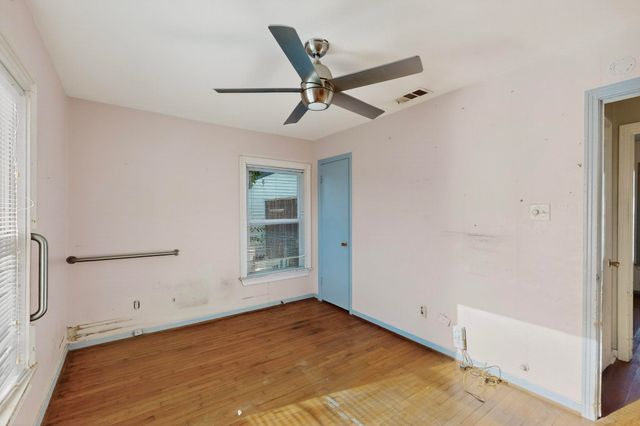 2065 S Farola Drive, Dallas, TX 75228