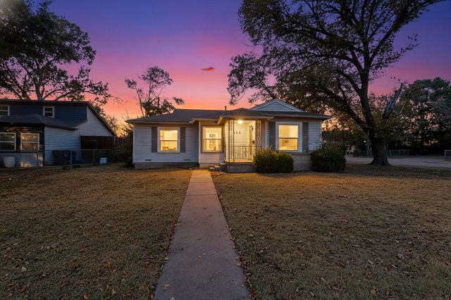 2065 S Farola Drive, Dallas, TX 75228