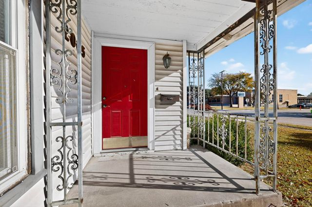 2065 S Farola Drive, Dallas, TX 75228