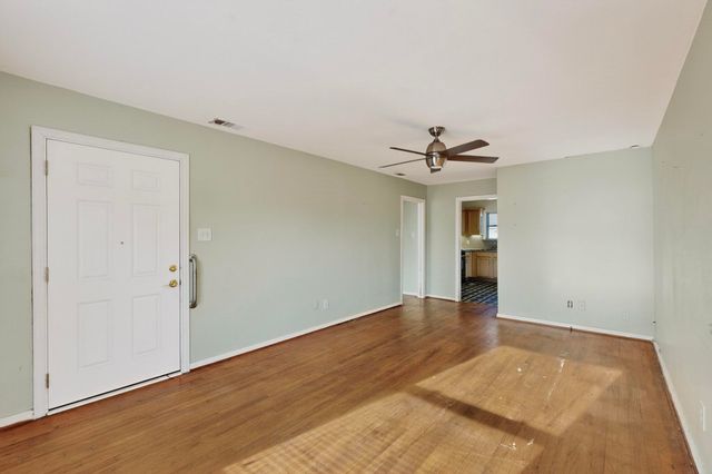 2065 S Farola Drive, Dallas, TX 75228