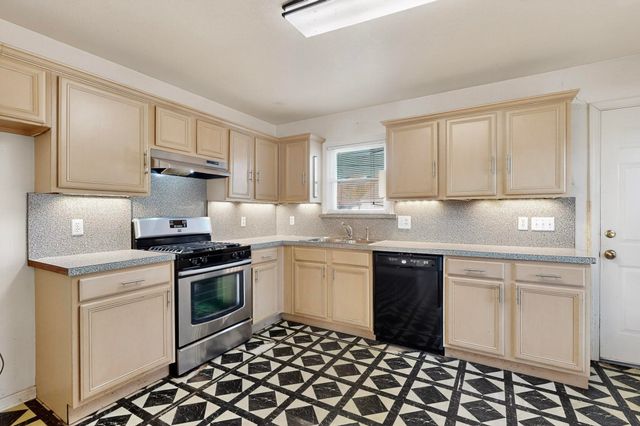 2065 S Farola Drive, Dallas, TX 75228