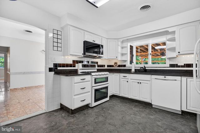 311 OAK AVE, Cherry Hill, NJ 08002