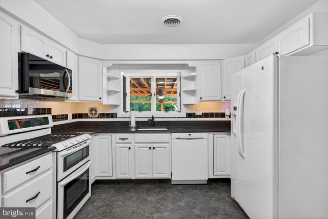 311 OAK AVE, Cherry Hill, NJ 08002
