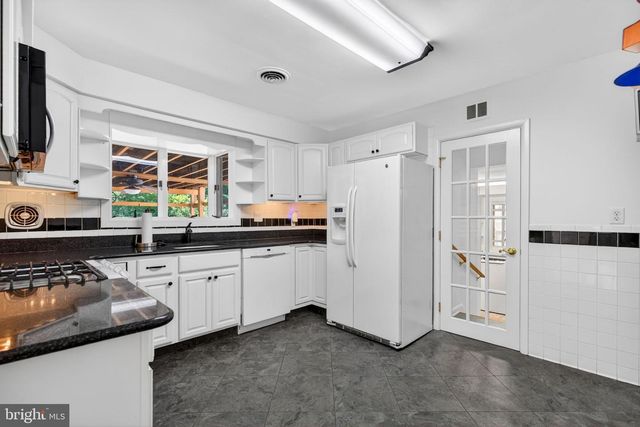 311 OAK AVE, Cherry Hill, NJ 08002