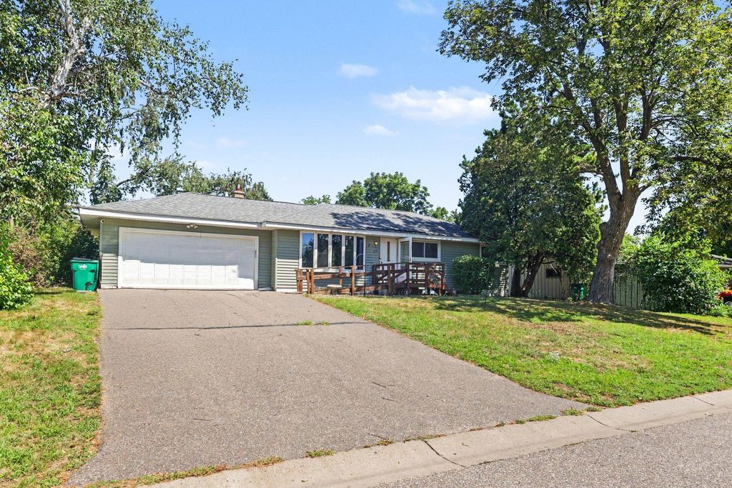 217 Dawn Avenue, Shoreview, MN 55126 — photo 2