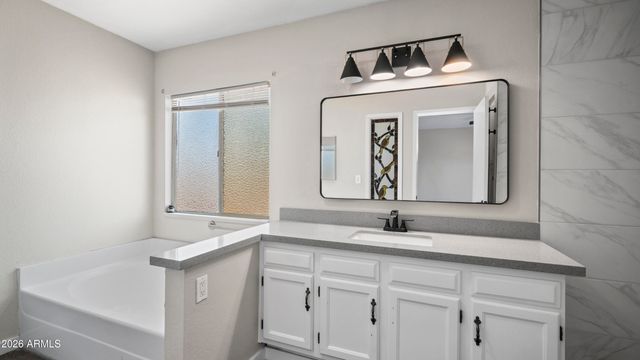 6447 S 18TH Street, Phoenix, AZ 85042