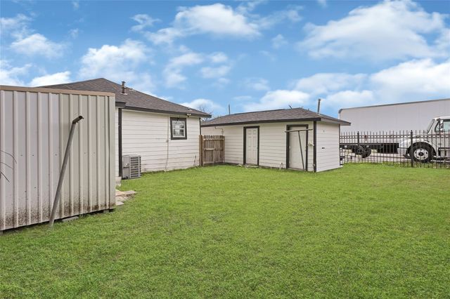 8005 Wiggins Street, Houston, TX 77029