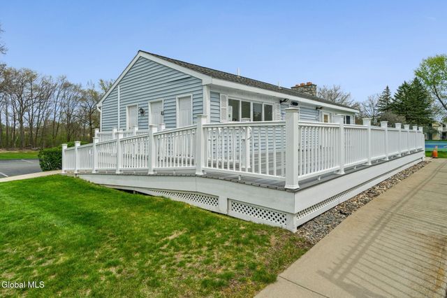 184 Cedarview Lane, Colonie, NY 12189
