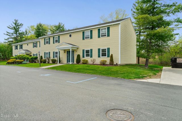184 Cedarview Lane, Colonie, NY 12189