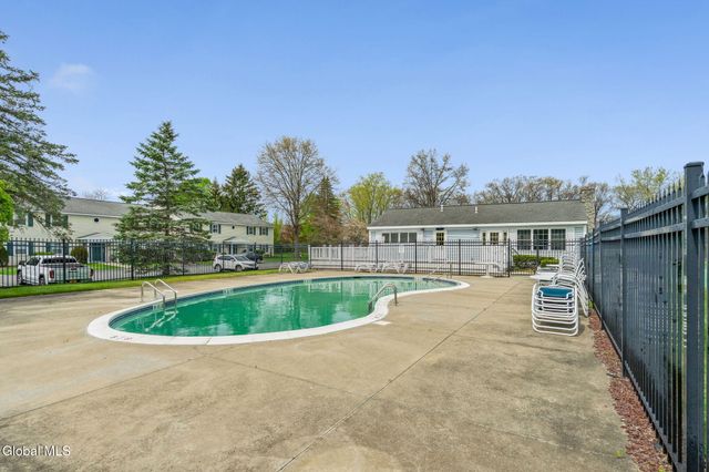 184 Cedarview Lane, Colonie, NY 12189