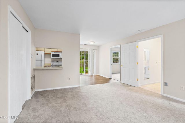 184 Cedarview Lane, Colonie, NY 12189