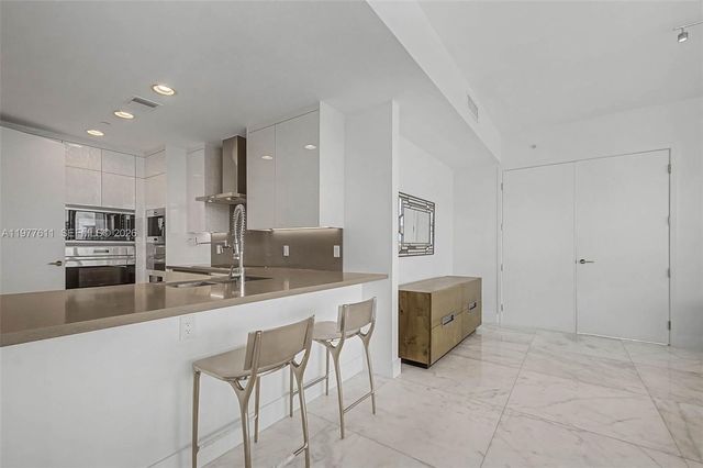 17475 Collins Avenue 904, Miami Beach, FL 33160