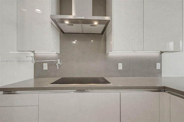17475 Collins Avenue 904, Miami Beach, FL 33160