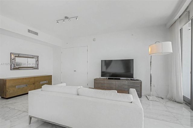 17475 Collins Avenue 904, Miami Beach, FL 33160