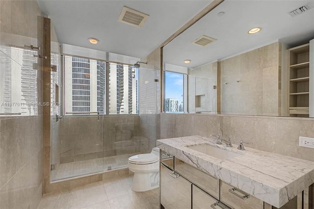 17475 Collins Avenue 904, Miami Beach, FL 33160