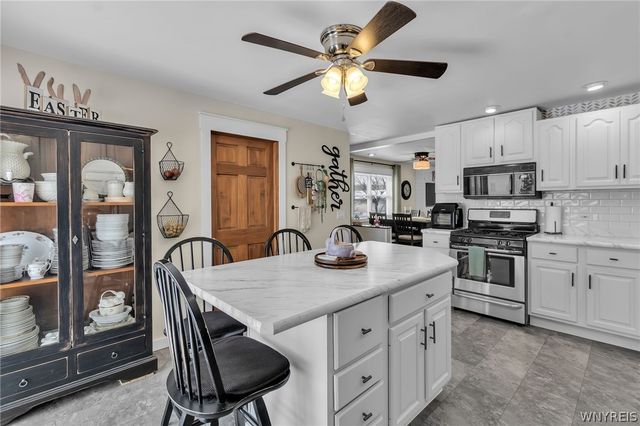 137 Emporium Avenue, West Seneca, NY 14224